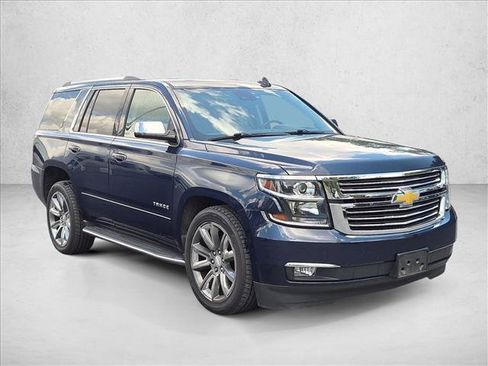 Used 2020 Chevrolet Tahoe Premier w/ Premier 6.2L Value Package AWD/4WD image 3