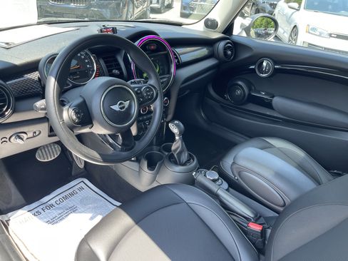 Used 2017 MINI Cooper 2-Door Hardtop FWD image 11
