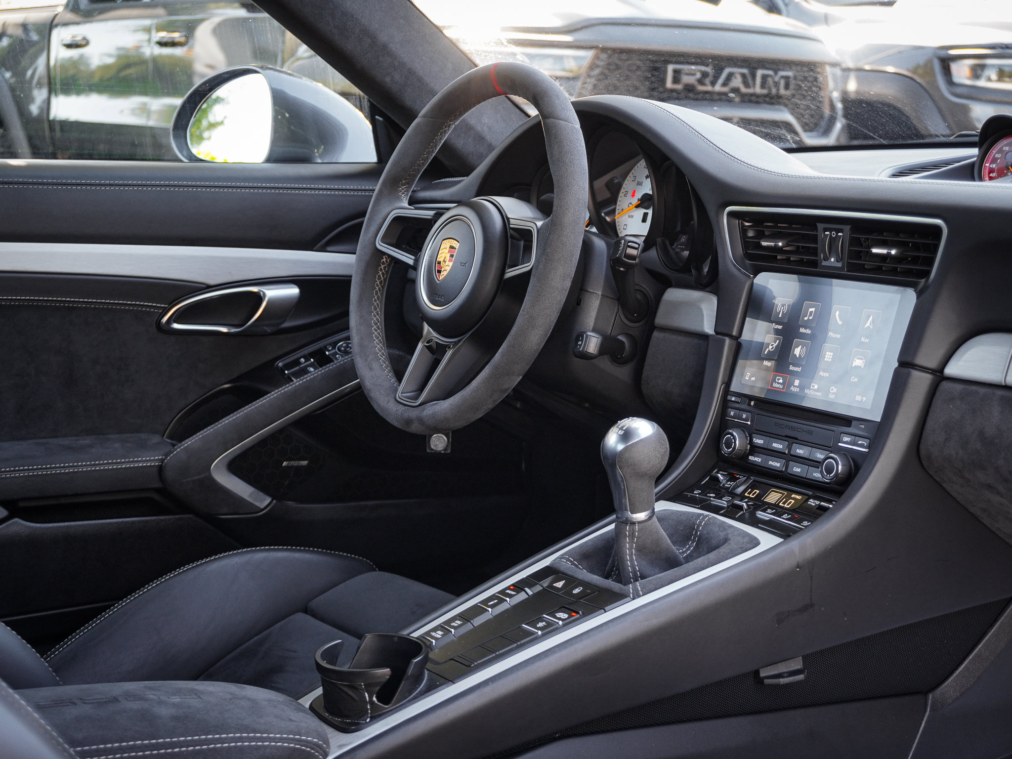 Used 2018 Porsche 911 GT3 w/ Sport Chrono Package RWD image 36