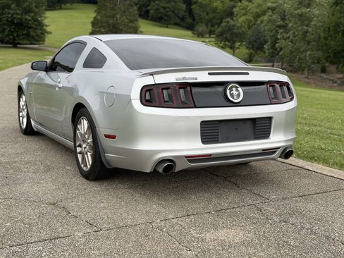 Used 2013 Ford Mustang Premium RWD image 18