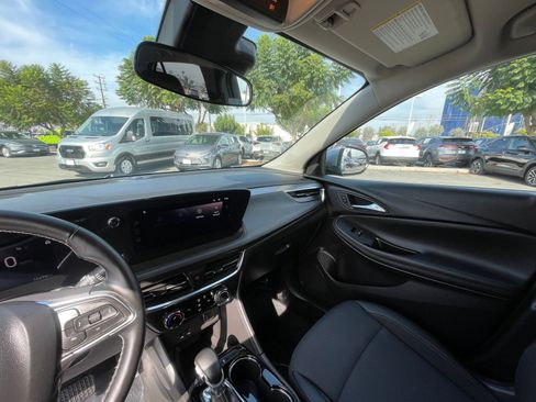 Used 2025 Buick Encore GX Preferred image 35