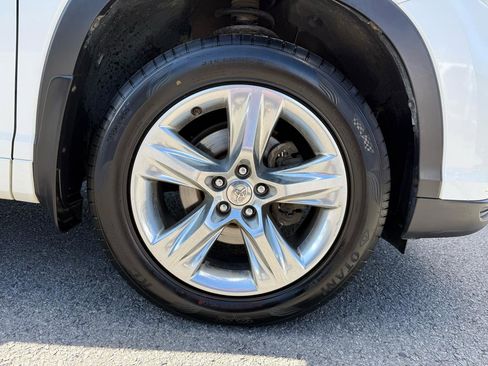 Used 2015 Toyota Highlander Limited Platinum AWD/4WD image 38