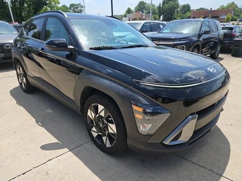 Used 2024 Hyundai Kona SEL FWD image 2