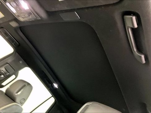Used 2023 Cadillac Escalade Premium Luxury RWD image 4