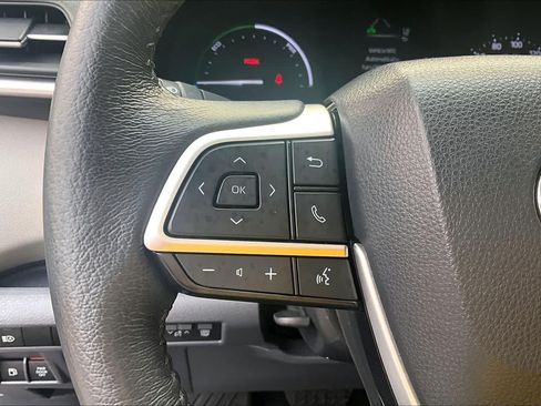 Certified 2023 Toyota Sienna XLE AWD/4WD image 23