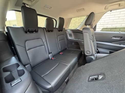 New 2026 Nissan Pathfinder Platinum AWD/4WD image 10