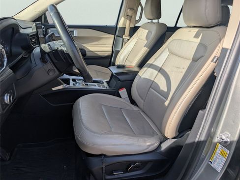 Used 2020 Ford Explorer Limited image 10