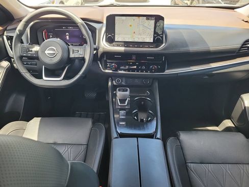 Used 2023 Nissan Rogue Platinum w/ Platinum Premium Package FWD image 13