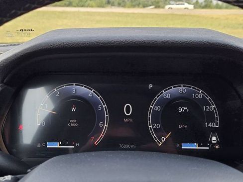 Used 2024 Jeep Grand Cherokee Laredo RWD image 16