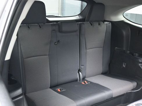 Used 2021 Toyota Highlander LE image 33