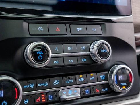 Used 2024 Ford Expedition Max Limited image 27