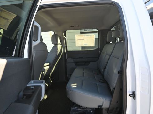 New 2026 Ford F550 4x4 Crew Cab image 17