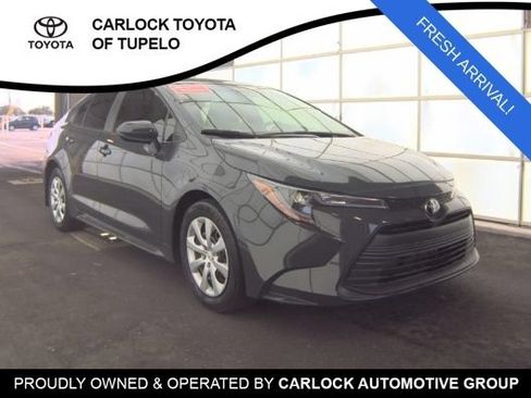 Used 2026 Toyota Corolla LE FWD image 3