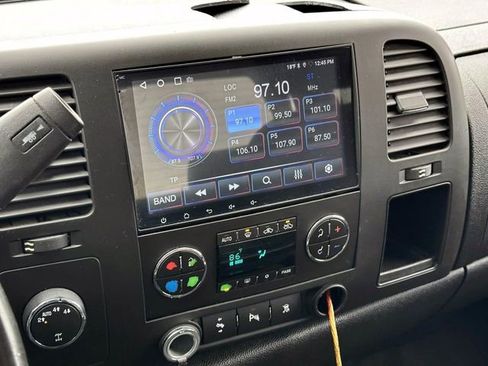 Used 2010 GMC Sierra 1500 SLE w/ Power Pack Plus image 28