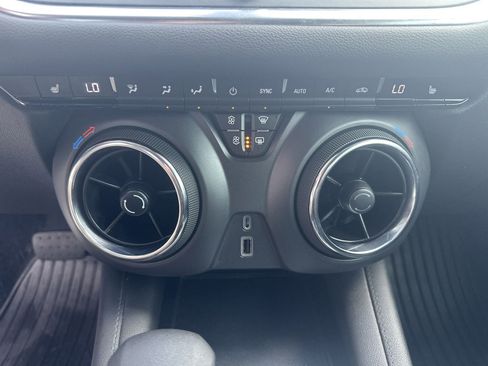 Used 2021 Chevrolet Blazer LT image 16