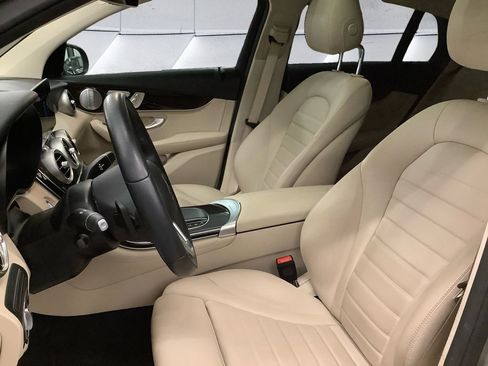 Used 2020 Mercedes-Benz GLC 300 4MATIC Coupe image 7