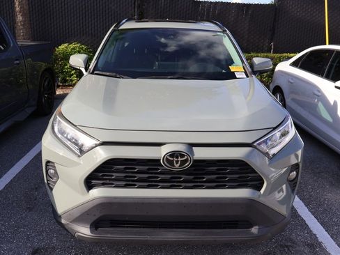 Used 2021 Toyota RAV4 XLE Premium FWD image 5