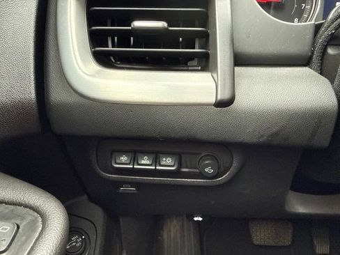 Used 2023 GMC Terrain SLT w/ Infotainment Package II FWD image 24