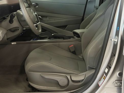 Certified 2024 Hyundai Elantra SEL FWD image 12