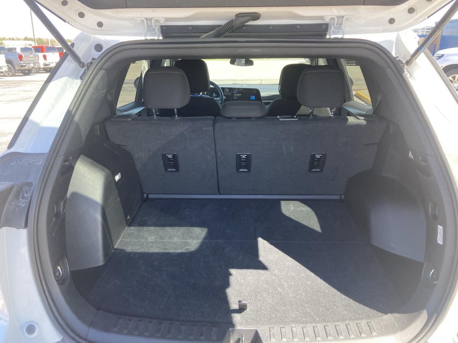 Used 2025 Chevrolet Equinox LT AWD/4WD image 21