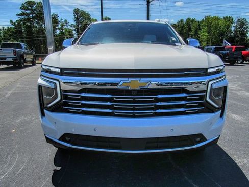 New 2025 Chevrolet Suburban Premier image 2