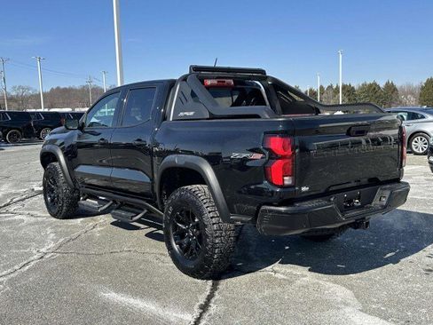 Used 2025 Chevrolet Colorado ZR2 w/ Midnight Edition image 3