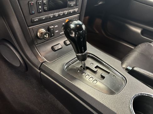 Used 2004 Ford Thunderbird Deluxe image 29