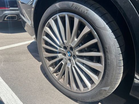 Used 2025 BMW X7 xDrive40i w/ Premium Package AWD/4WD image 6
