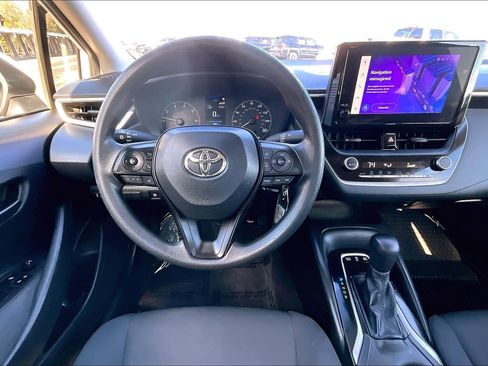 Used 2025 Toyota Corolla LE image 5