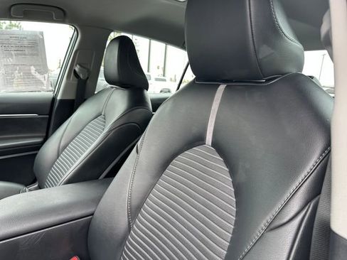 Used 2024 Toyota Camry SE FWD image 11