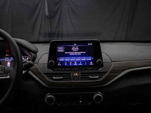 Used 2024 Nissan Altima 2.5 SV image 24