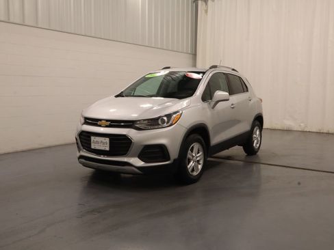Used 2020 Chevrolet Trax LT w/ LT Convenience Package AWD/4WD image 6