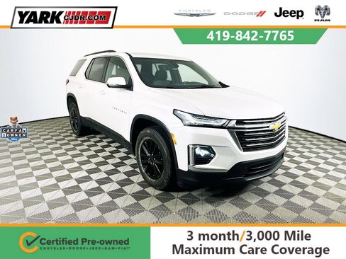 Used 2023 Chevrolet Traverse LT image 1