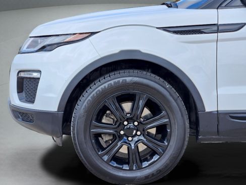 Used 2018 Land Rover Range Rover Evoque SE AWD/4WD image 31