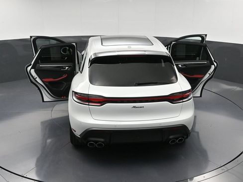 New 2026 Porsche Macan image 35