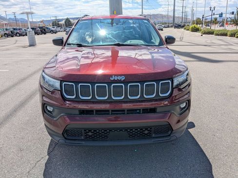 Used 2022 Jeep Compass Latitude AWD/4WD image 8