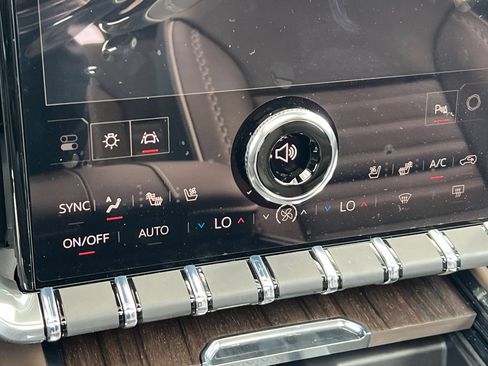 New 2026 GMC Acadia Denali Ultimate AWD/4WD image 19