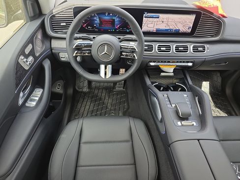 Used 2026 Mercedes-Benz GLS 450 4MATIC image 13