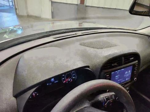 Used 2022 Kia Soul LX image 31