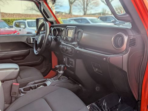 Used 2018 Jeep Wrangler Unlimited Sport image 22