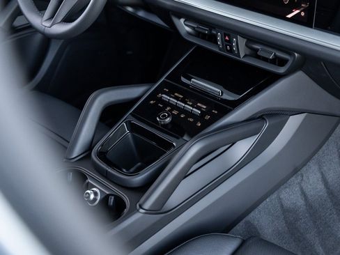 New 2026 Porsche Cayenne S image 34