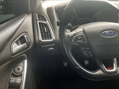 Used 2018 Ford Focus ST FWD image 11