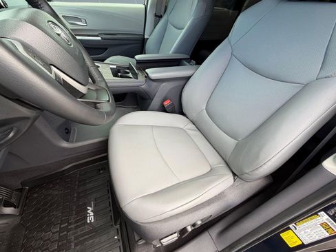 Used 2022 Toyota Sienna XLE FWD image 5