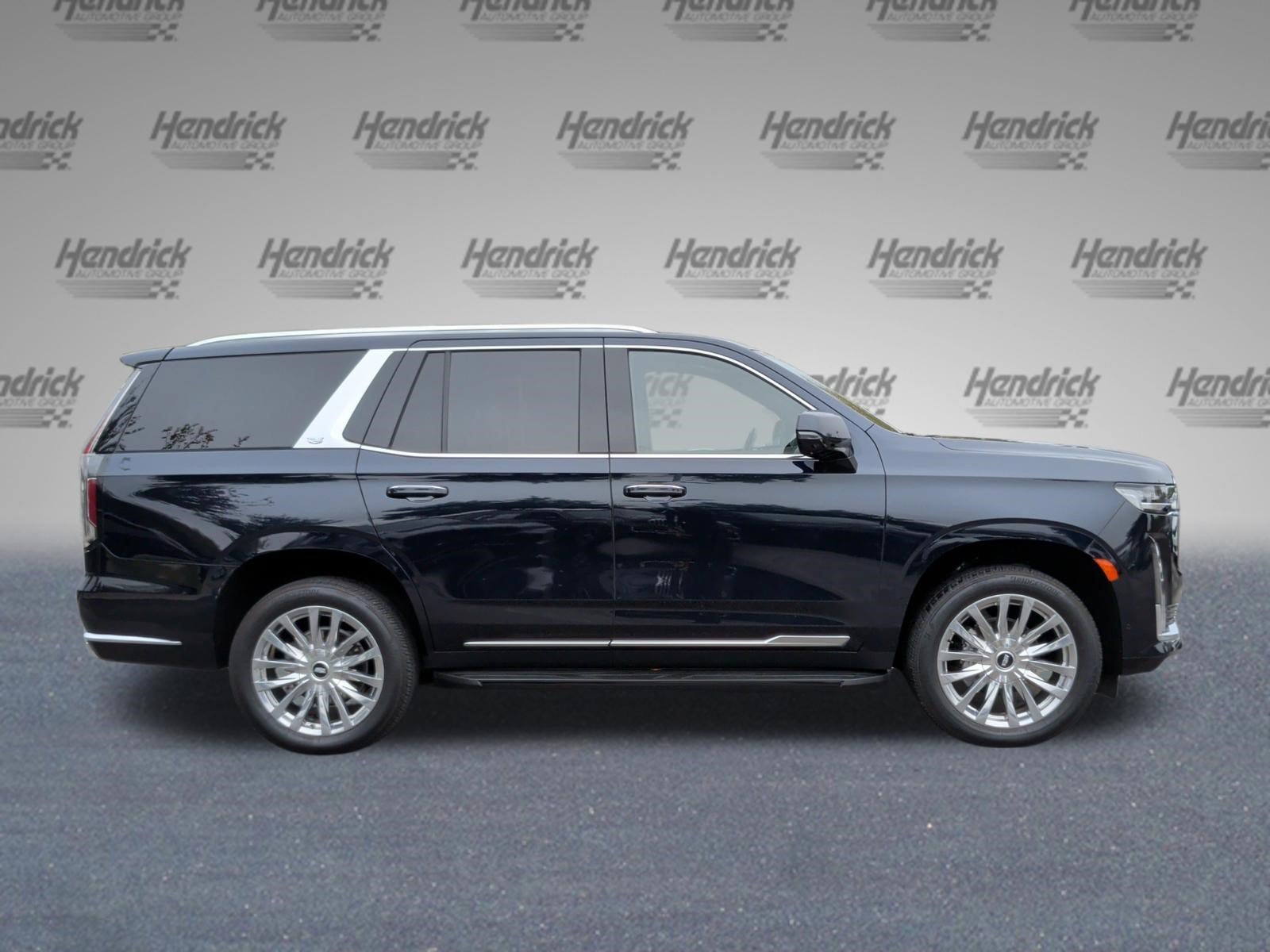 Used 2024 Cadillac Escalade Premium Luxury AWD/4WD image 7