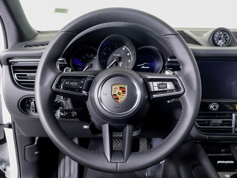 New 2026 Porsche Macan image 9