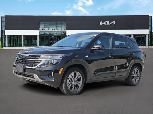 Certified 2024 Kia Seltos LX AWD/4WD image 2