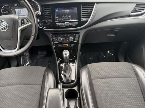 Used 2022 Buick Encore Preferred AWD/4WD image 16