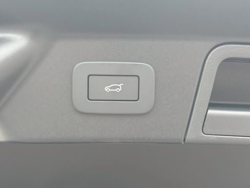 New 2026 Land Rover Range Rover Velar Belgravia AWD/4WD image 13