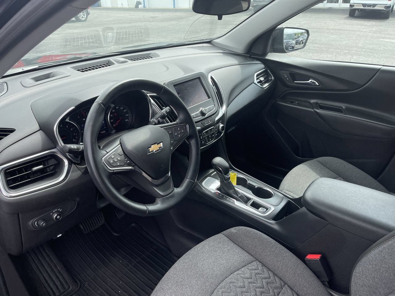 Used 2024 Chevrolet Equinox LT FWD image 10