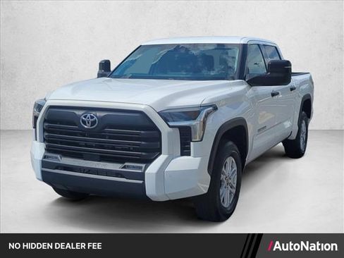 Used 2022 Toyota Tundra SR5 w/ SR5 Convenience Package AWD/4WD image 1